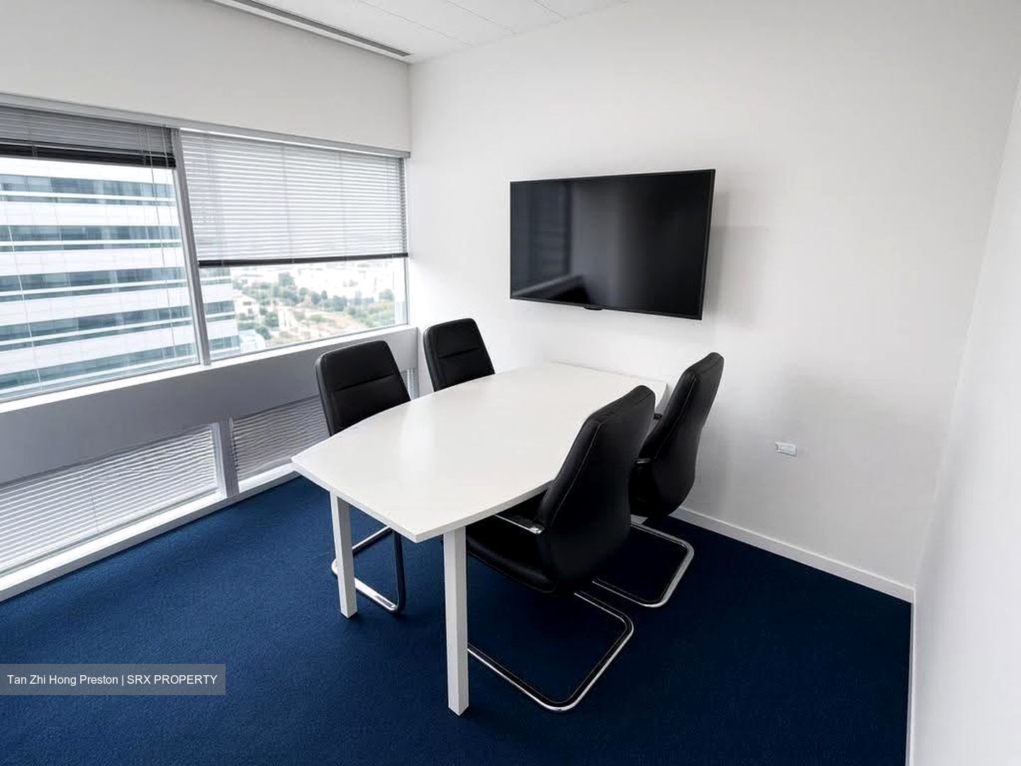 Gateway West (D7), Office #627359721